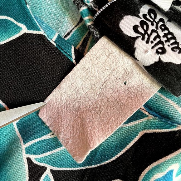 Hilo Hattie Blue Black 100% Cotton Scoop Neck Short Sleeve Blouse with Tie Waist - Picture 6 of 6